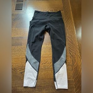 Athleta vintage style leggings, good condition, worn a few times, some pilling